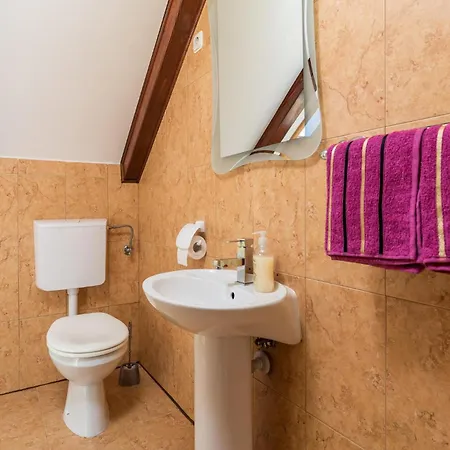 Holiday home 3 Bedroom In Naglici Kostel