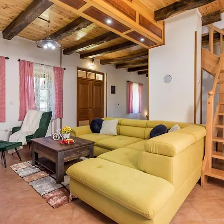3 Bedroom In Naglici Feriehus