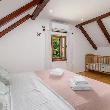 3 Bedroom In Naglici