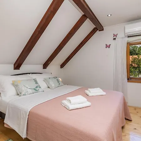 3 Bedroom In Naglici Feriehus *