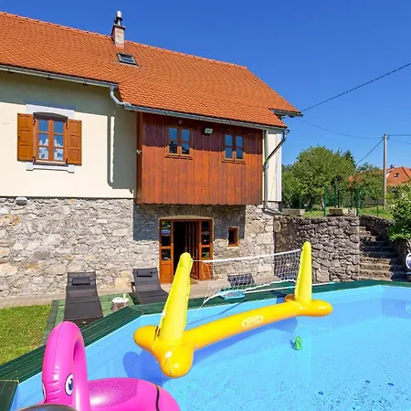 Holiday home 3 Bedroom In Naglici *